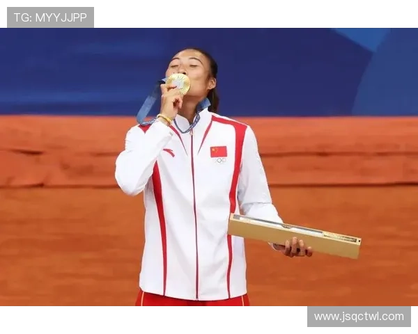 世界网球巡回赛最新动态:赛季收官战各大名将激战正酣 世界网球巡回赛最新动态:赛季收官战各大名将激战正酣