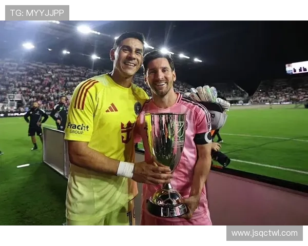 梅西带领迈阿密国际逆转胜利,豪华阵容闪耀美国大联盟赛场 梅西带领迈阿密国际逆转胜利,豪华阵容闪耀美国大联盟赛场